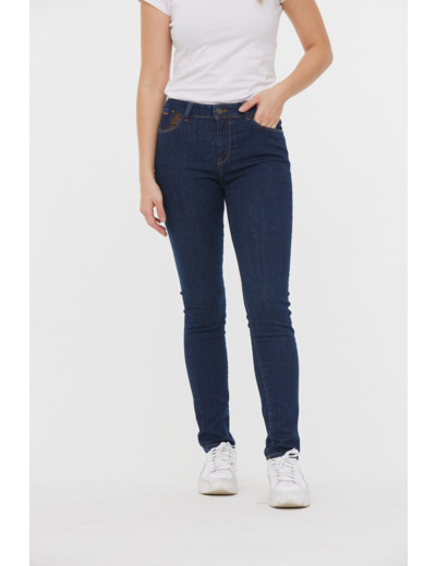 Denim slim fit effet push up , jambes ajustées, taille medium haute