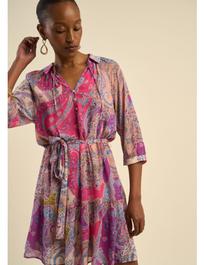 Robe courte ceinturée à motifs multicolores