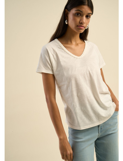 T-shirt à col V orné d'une tresse