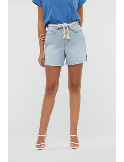 Short en tissu rayé oshkosh, boyfriend fit, taille haute, bas de jambe bord franc, fentes sur les jambes côté, avec ceinture en coton amovible