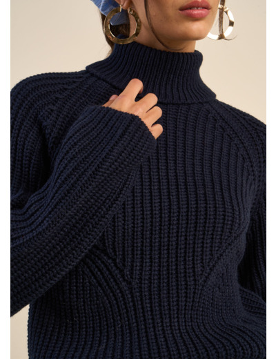 Pull à col montant et manches larges