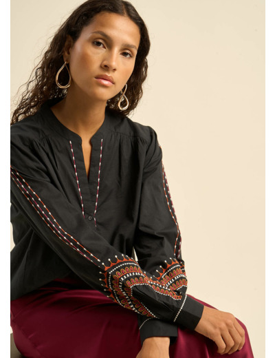 Chemise en voile de coton brodée