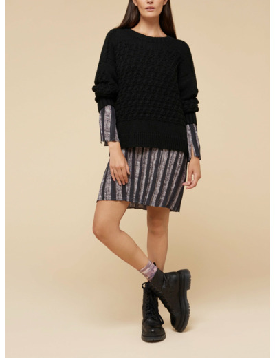 Pull still life black