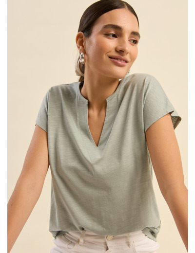 T-shirt à col tunisien et épaules tombantes