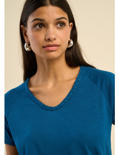 T-shirt à col V orné d'une tresse