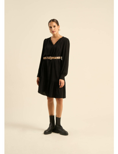 Robe courte à manches longues