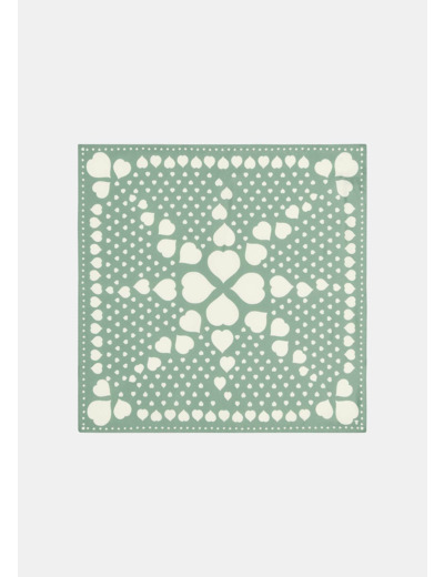 Carré de soie Estee vert imprimé coeurs