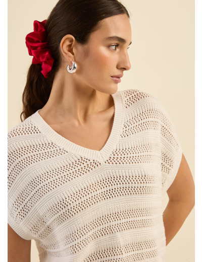 Pull léger en maille ajourée, manches courtes et col V