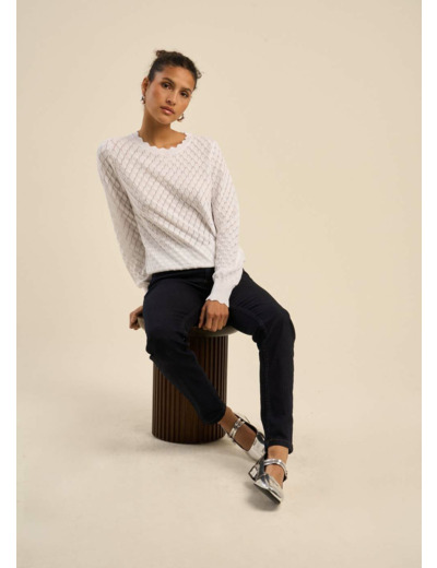 Pull ajouré détails festonnés