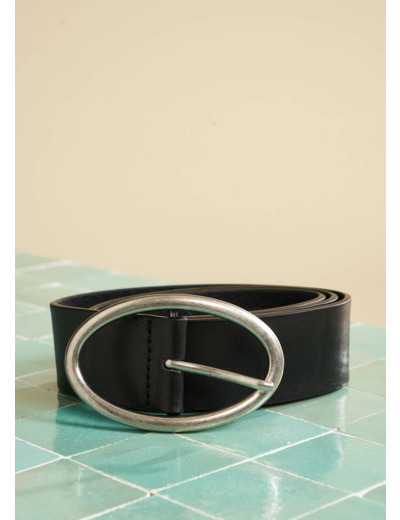 Ceinture à boucle argentée