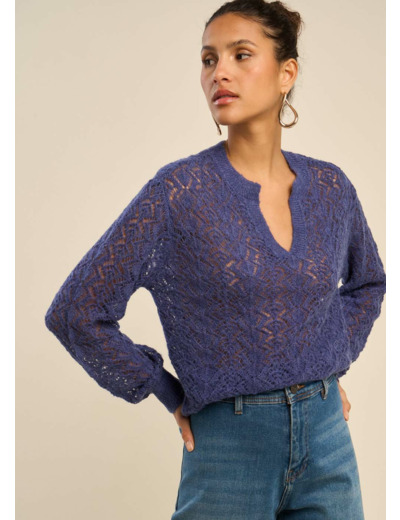 Pull droit à col tunisien et détails fantaisie