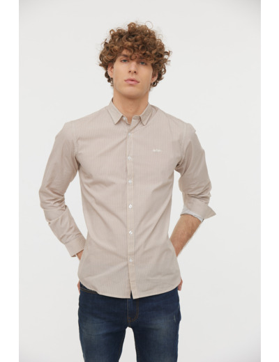 Chemise allover et broderie poitrine, détail de broderie manche