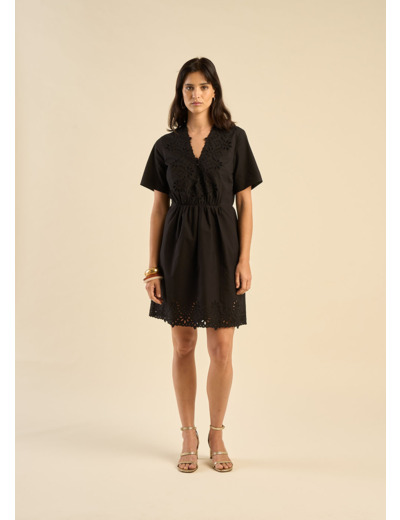 Robe courte broderie anglaise