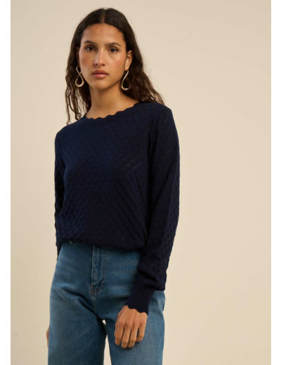 Pull ajouré détails festonnés