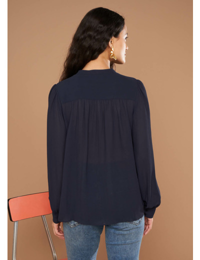 Chemise à col rond et manches longues