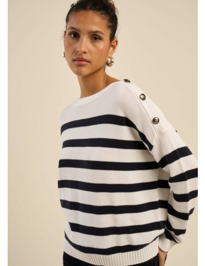 Marinière à col bateau et détails boutons