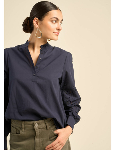 Blouse avec détails brodés