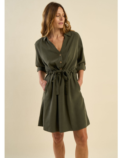 Robe courte ceinturée manches 3/4