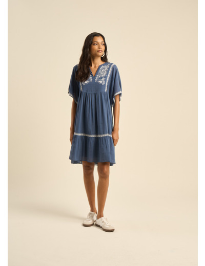 Robe courte détails broderies