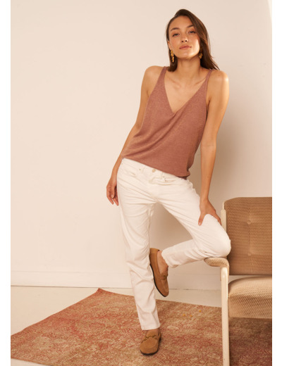 Débardeur col V et fines bretelles