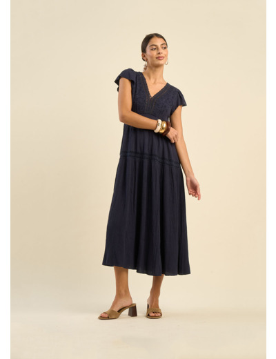 Robe longue décolletée V détails dentelles