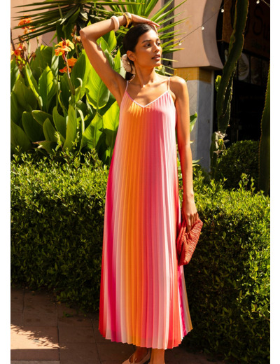 Robe longue plissée à bretelles