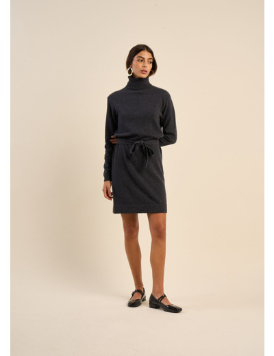 Robe en maille à col roulé