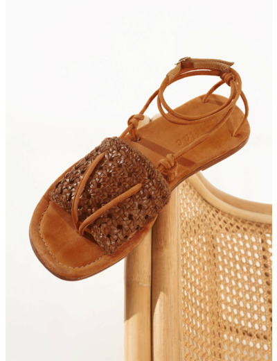 Sandales plates cuir