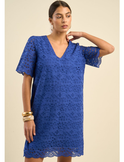 Robe courte en broderie anglaise
