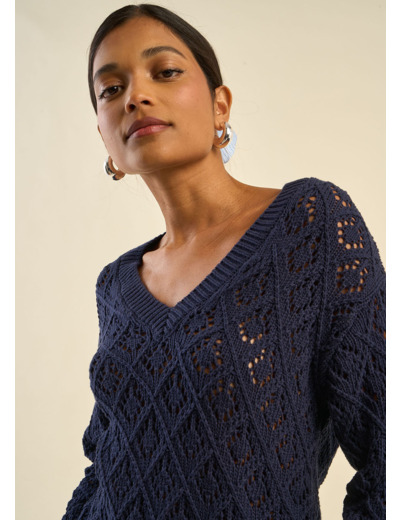 Pull ajouré col V