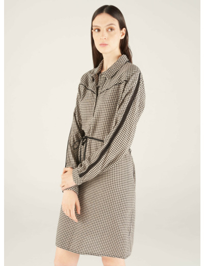 Robe carreaux noirs