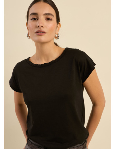 T-shirt à col bateau brodé