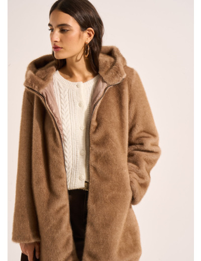 Manteau fausse fourrure à capuche